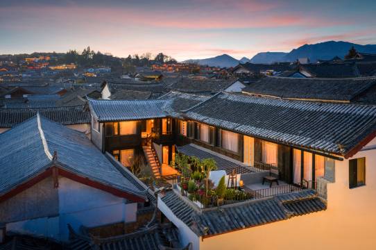 椿一Treene丨全景·设计师中古风度假庭院(丽江古城店)图片