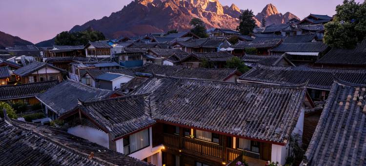 八臻·Lijiang Travel·禅茶围炉美学民宿(丽江古城木府店)图片