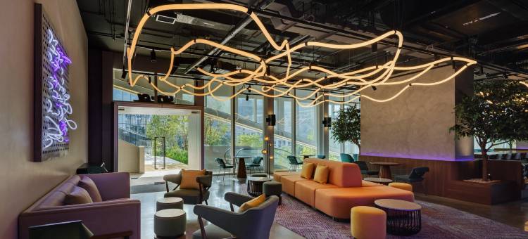 YOTEL 曼谷素坤逸酒店，希尔顿精选系列(YOTEL Bangkok Sukhumvit, Select by Hilton)图片