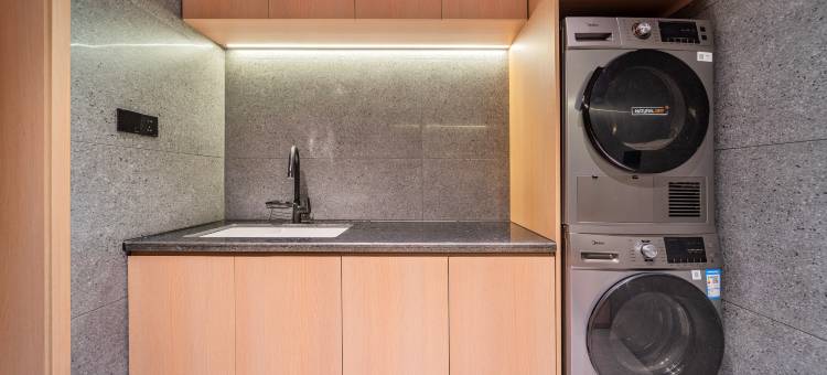 云见栖舍酒店(重庆观音桥步行街九街店)图片