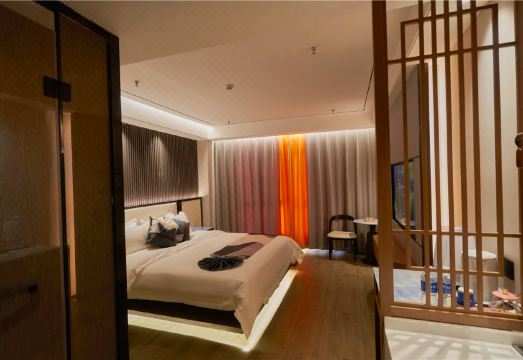 Xizi Light Luxury Hotel (Urad Qianqi Government Store)Hotel Overview