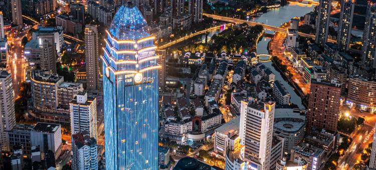 Clouds·云中高空酒店(无锡崇安寺中山路店)图片