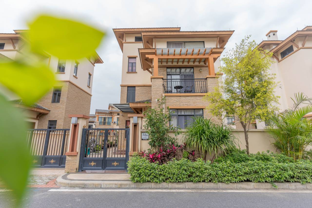 英德宝墩湖泳池温泉别墅