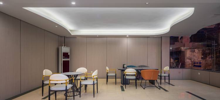 华晶假日酒店(韶关百年东街火车东站店)图片
