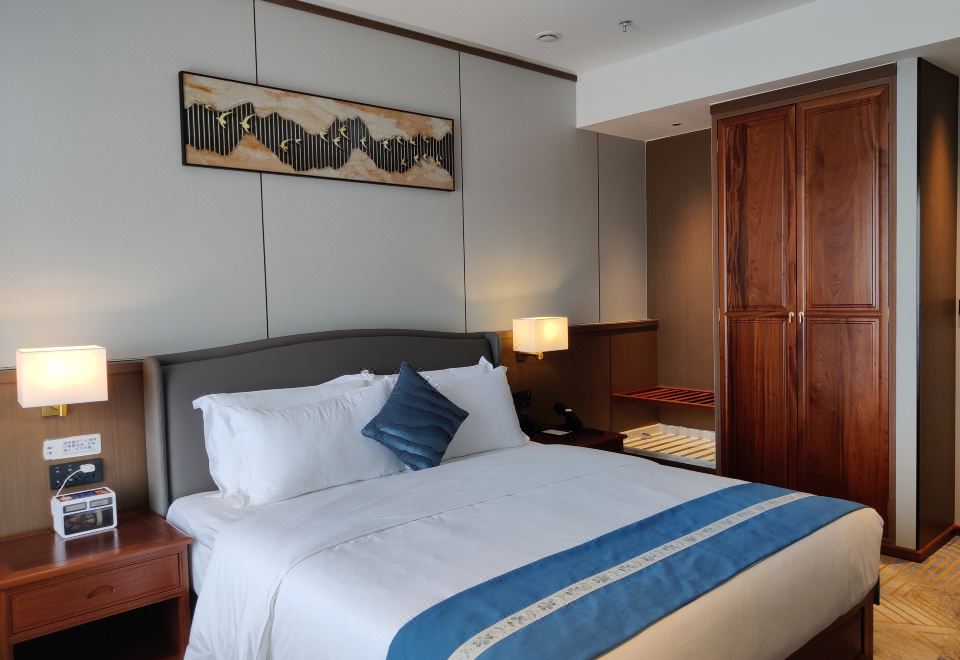 Wuzhou Huatian Holiday Hotel Hotel Overview