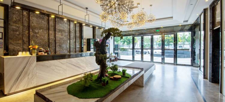 清沐铂金酒店(广汉百伦广场天阶店)图片