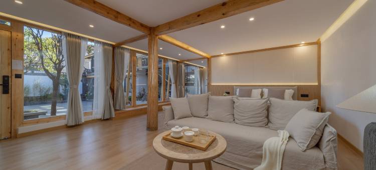 山岚·Miss赵老师家雪山全景美宿(丽江束河古镇店)图片