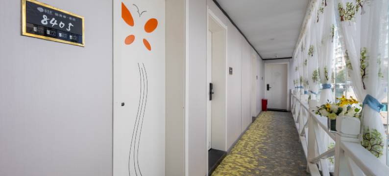 萌青春酒店(昆明火车站店)图片