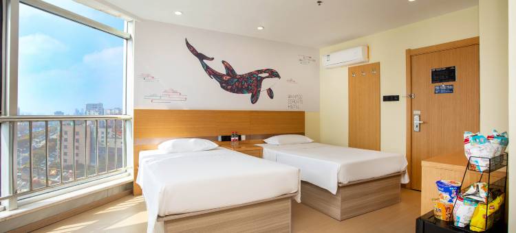 网鱼电竞酒店(盐城大庆路金鹰国际购物中心店)图片