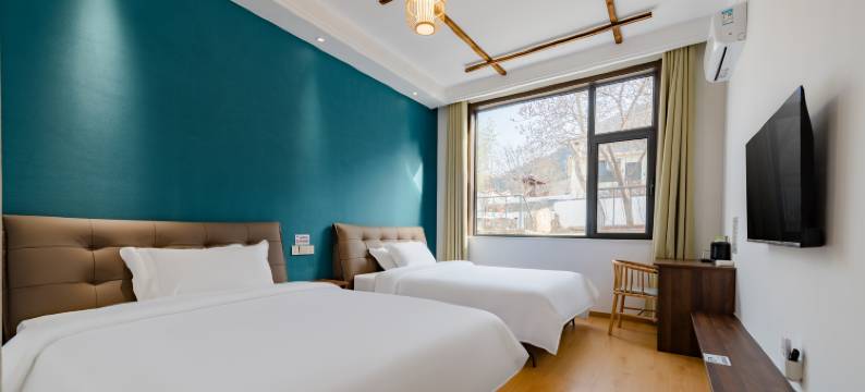 花筑·泰山听涧山居民宿(东御道风景区店)图片