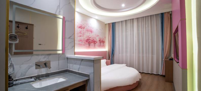 辰业酒店(七彩丹霞景区店)图片