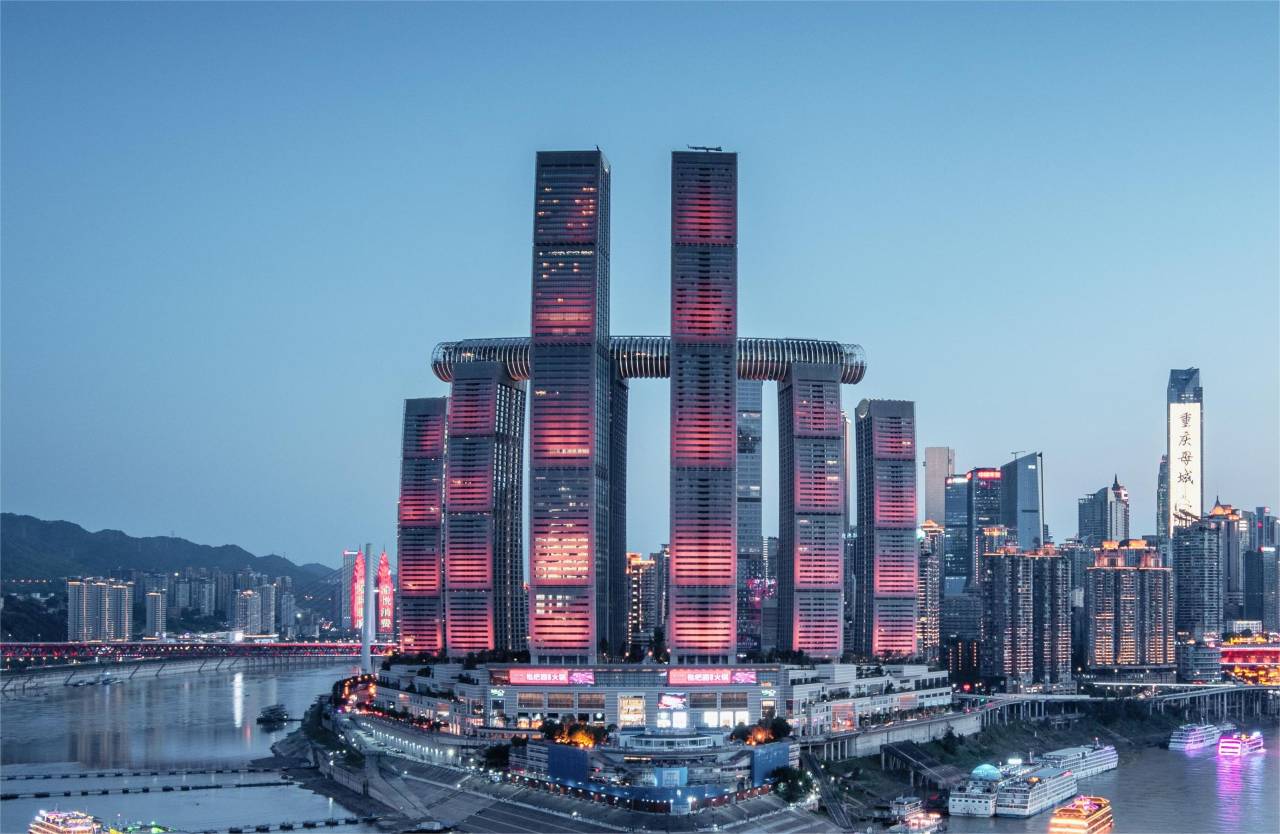 重庆千合日善高空江景酒店(解放碑洪崖洞店)图片