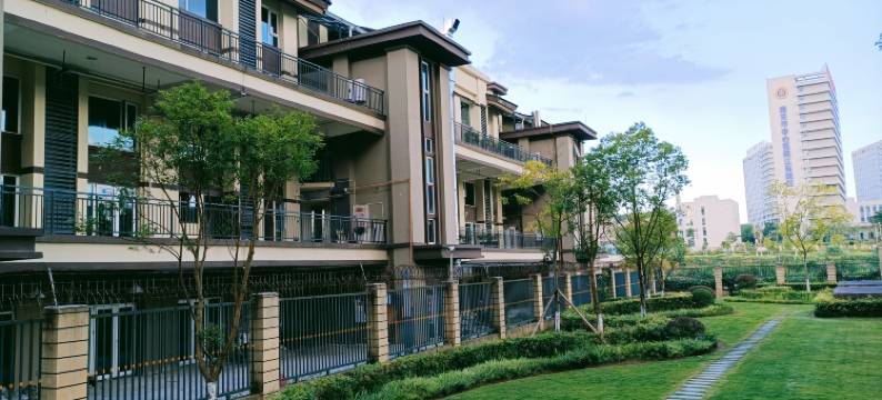 南充华灯初上民宿图片