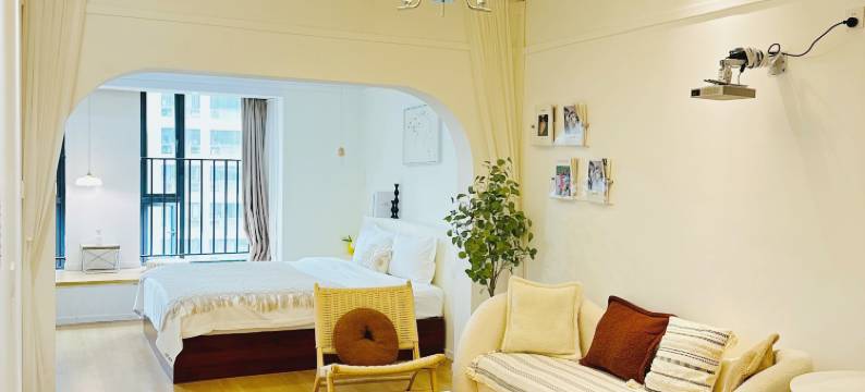 雲里雾里小舍精品民宿(观音桥店)图片