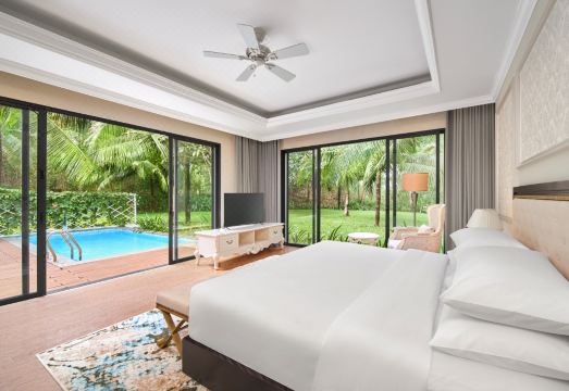 Nha Trang Marriott Resort & Spa, Hon Tre Island Hotel Overview