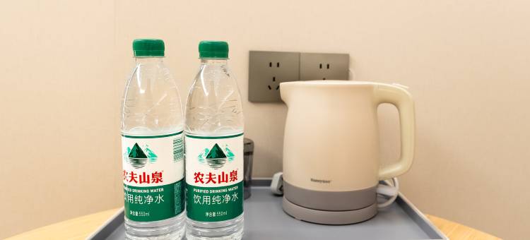 悦豪智能酒店(青岛五四广场店)图片