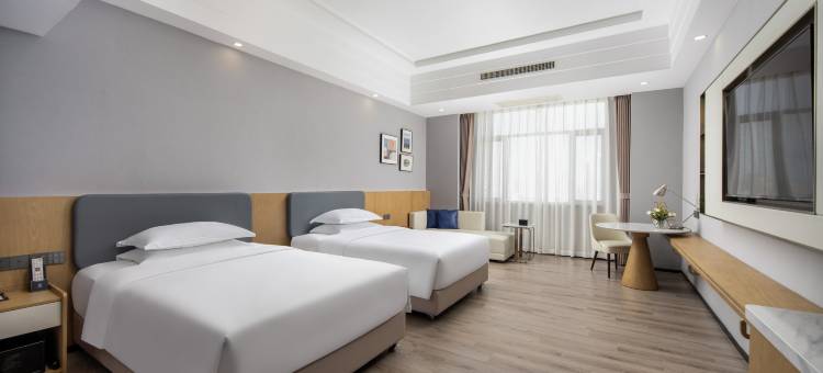 江门新会碧桂园凤悦凤凰酒店(万达广场店)图片