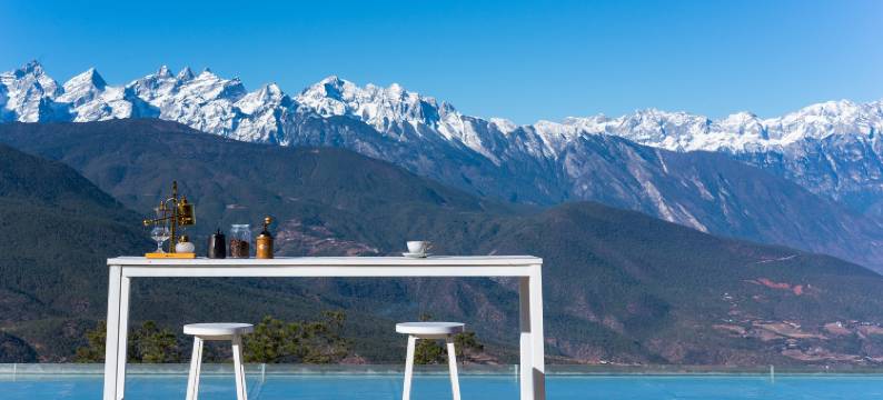 丽江束河玥色溪畔花园客栈图片