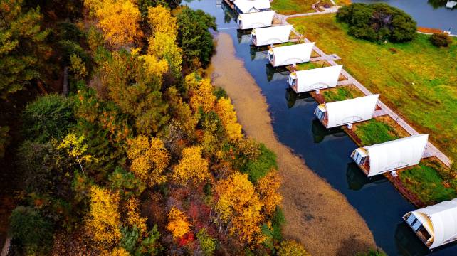香格里拉茸洽·Glamping娜姆措温泉帐篷营地图片