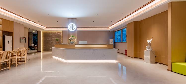 雅悦柏庭花园酒店(芒市广场机场店)图片