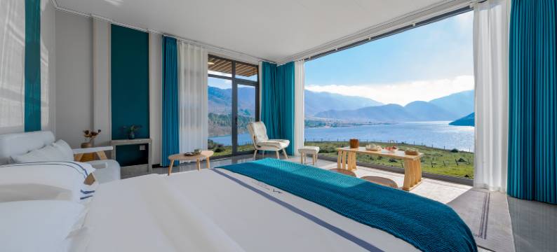 冶勒湖漫途山居民宿图片