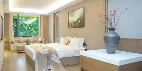 蒙納度假酒店(西雙版納景洪告莊星光夜市店)