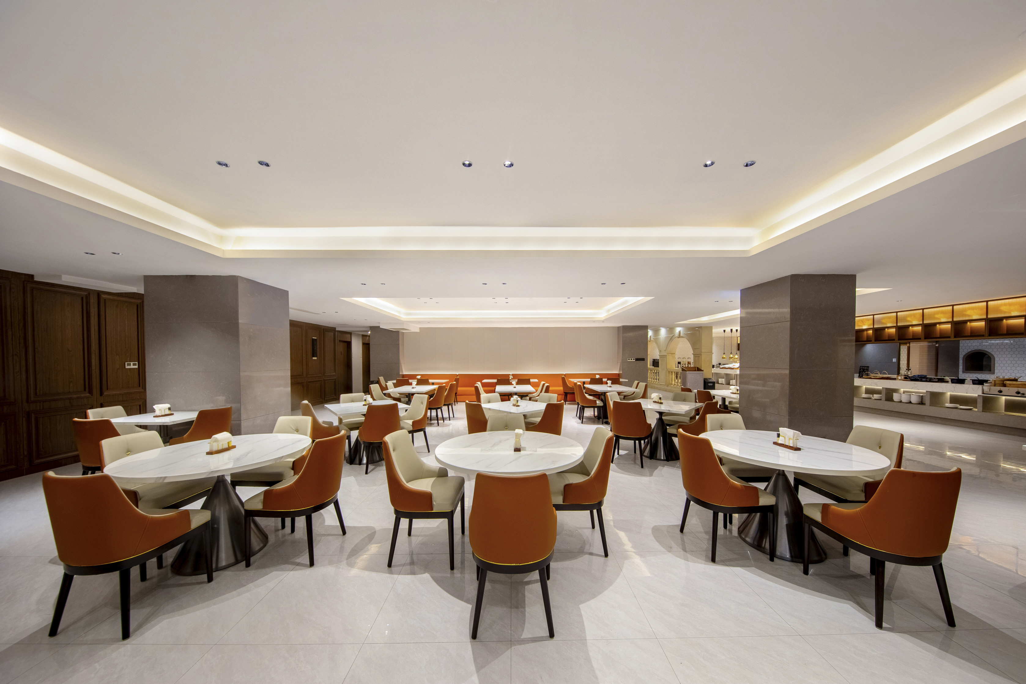 Vienna International Hotel (Guangzhou baiyun meeting center) Over view