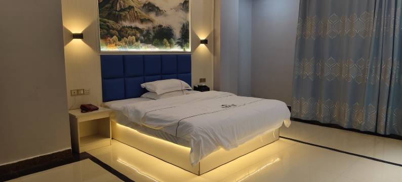 信宜育城酒店图片