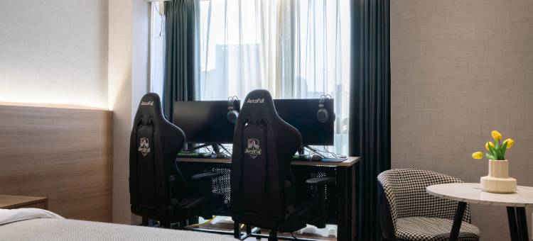 蚂蚁·光年电竞酒店(重庆江北机场青岗坪地铁站店)图片