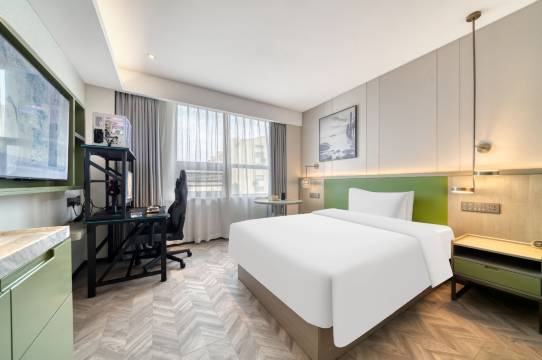 尖峰·悦电竞酒店(南宁会展中心店)