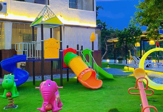 Longmen Chaokai Four Seasons Homestay Hotel Overview