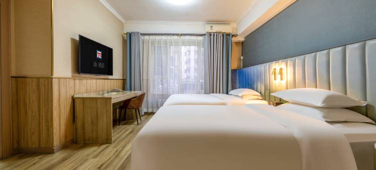 派酒店(钟楼回民街地铁站店)图片