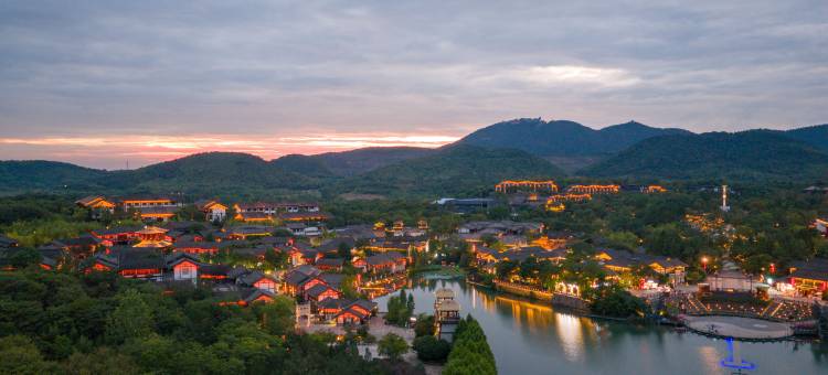 花筑·筠汤谷民宿(茅山东方盐湖城店)图片