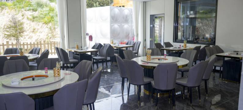 米林万宸酒店(索松村店)图片