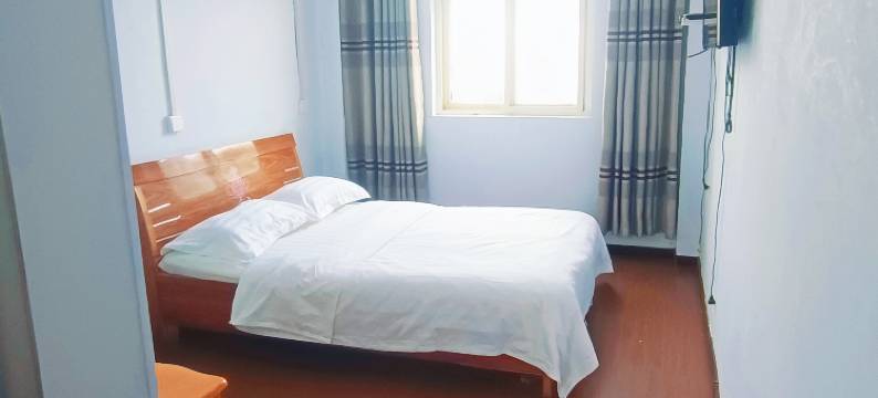 宝丰佳源宾馆(宝丰火车站店)图片