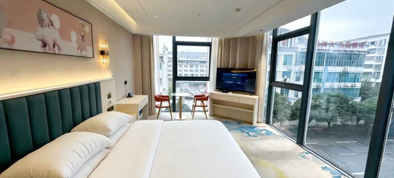 星屹大酒店(天柱蚂蝗龙金凤公园广场店)图片