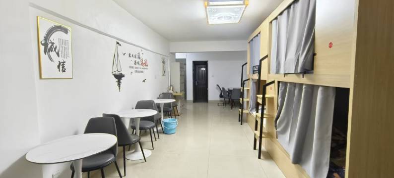 南宁暮雪青年旅舍(广西大学地铁站店)图片