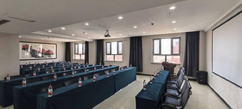 丽呈花盛酒店(巴楚县世纪大道店)图片