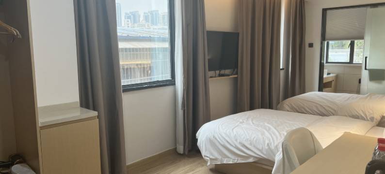 方格致服务式公寓(广州西华路彩虹桥地铁站店)图片