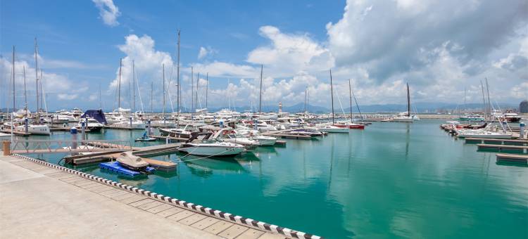 三亚湾云居观海海景公寓 (椰梦长廊海月广场店)图片