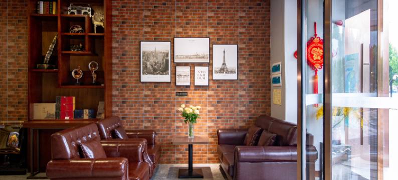 喆里酒店(武汉欢乐谷仁和路地铁站店)图片