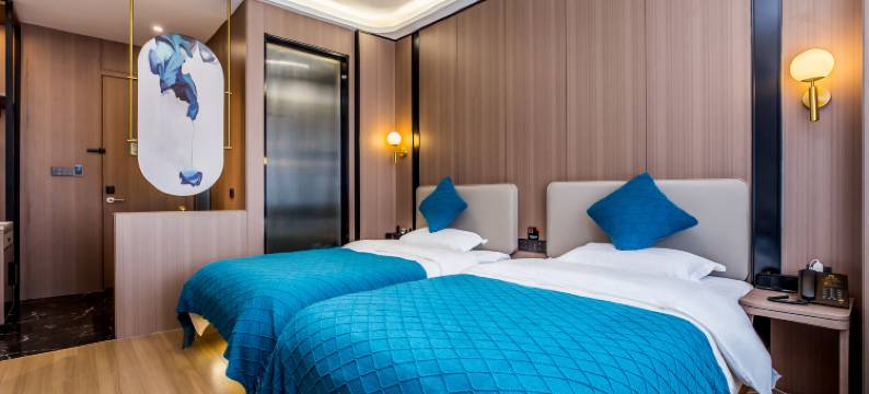 乌兰布统草原名仁山庄图片