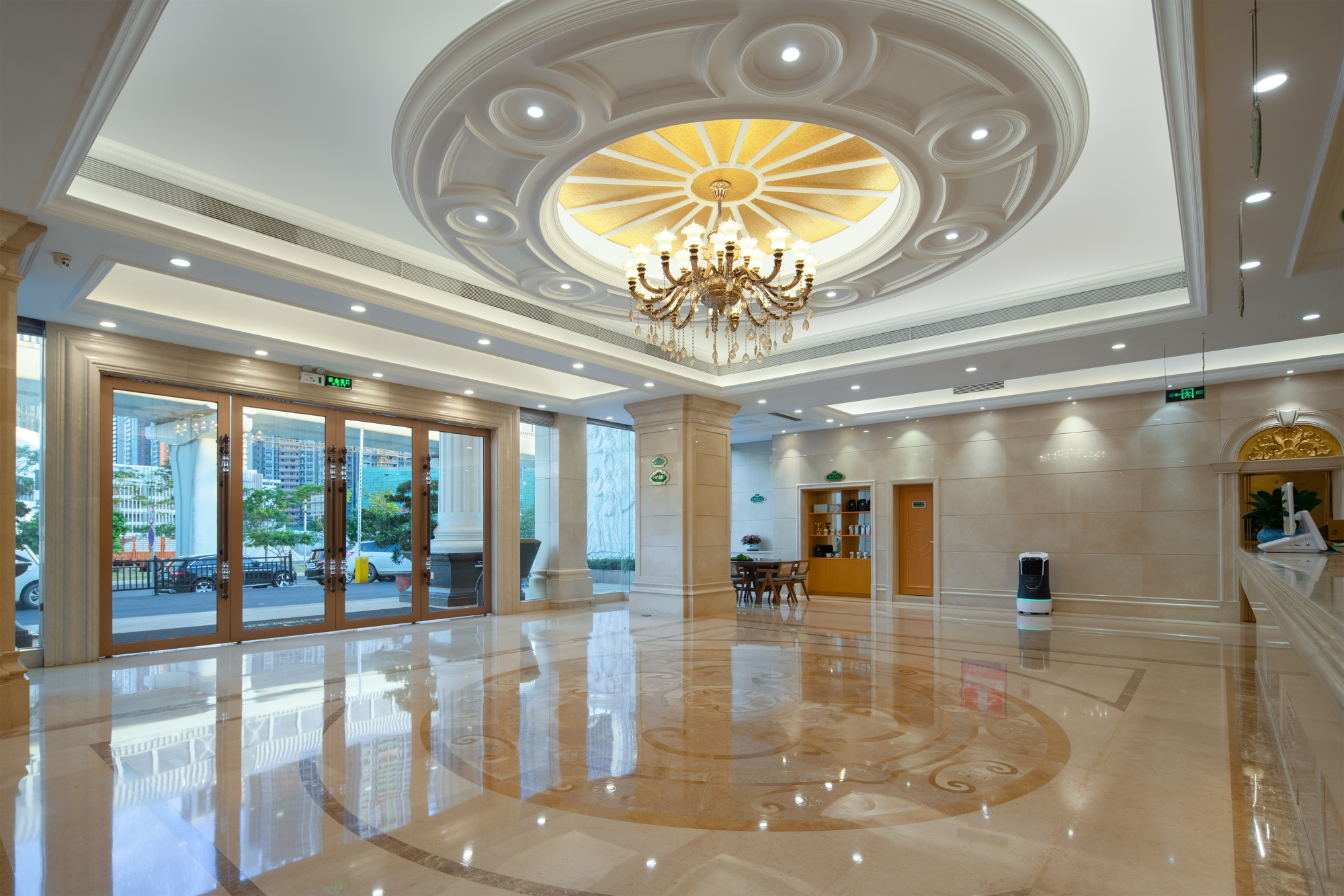 ViennaInternationalHotelShenzhen Science andTechnologyMuseu GuangmingStreet SubwayStationBranch Over view