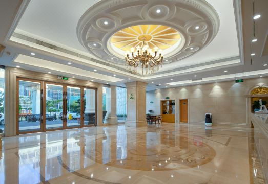 ViennaInternationalHotelShenzhen Science andTechnologyMuseu GuangmingStreet SubwayStationBranchHotel Overview