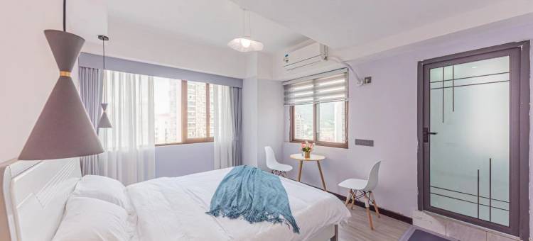 渝见你民宿(重庆解放碑步行街洪崖洞店)图片