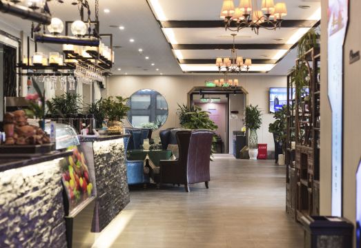 West port garden hotelHotel Overview