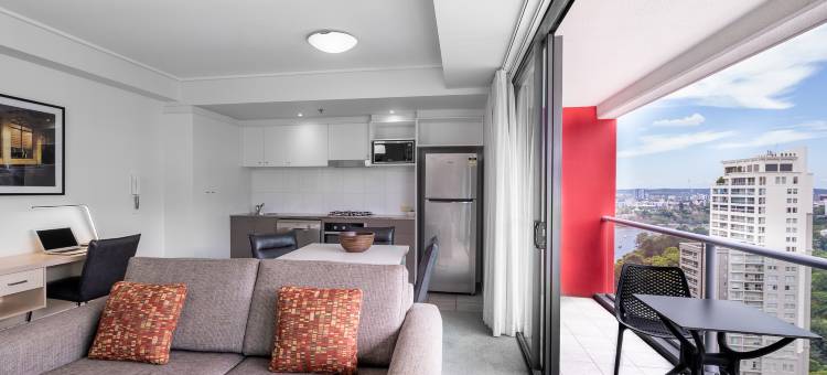 布里斯班菲利克斯街盛橡套房酒店(Oaks Brisbane on Felix Suites)图片