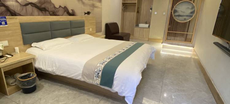 艺恋精品酒店(菏泽三角花园步行街店)图片