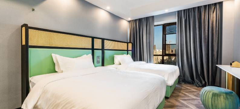 与白观影民宿(南悦城店)图片