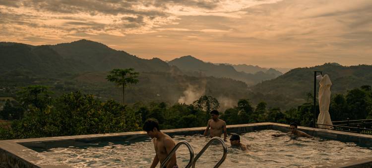 华平奥拉山农场住宿及豪华露营(Ora Hill Farmstay & Glamping Hoa Binh)图片